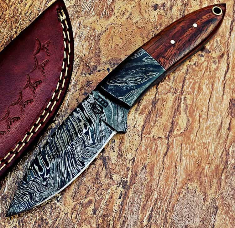 custom damascus steel hunting knife