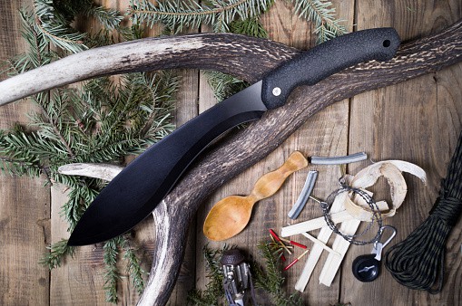 Factors to consider when picking up the right Kukri knife blade