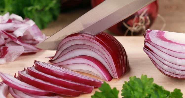 How to Tell If Knives Are Sharp Through Onion Test