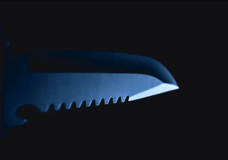 survivalist knife